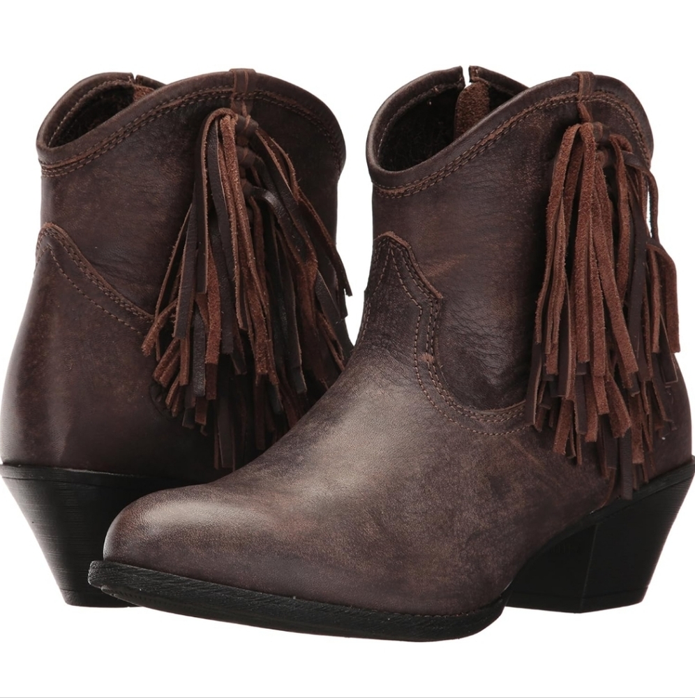 Ariat Dutchess Western Boots Size 6.5 NWOT